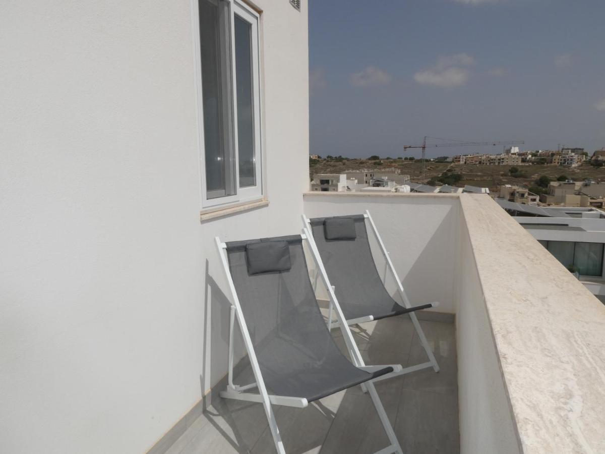 Blue Sky Apartment