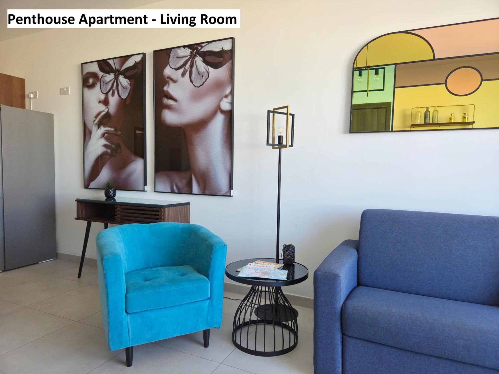 Blue Sky Apartment *